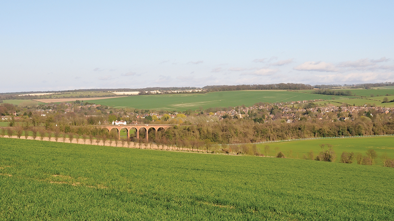 Hires Eynsford countryside
